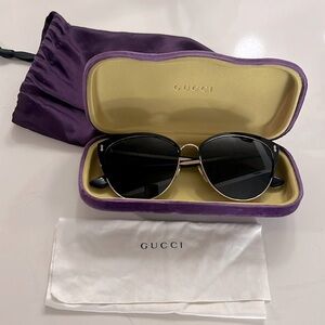 Gucci Cat-Eye Sunglasses with case and bag